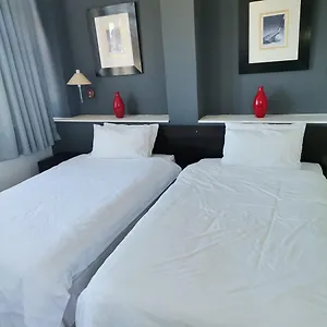 Arkenstone Frys And Restaurant Guest house